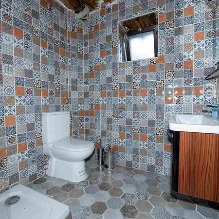 5 Star With 2 Bedrooms, 1028 *