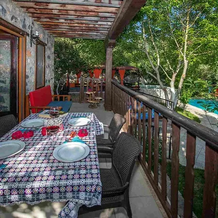5 Star With 2 Bedrooms, 1028