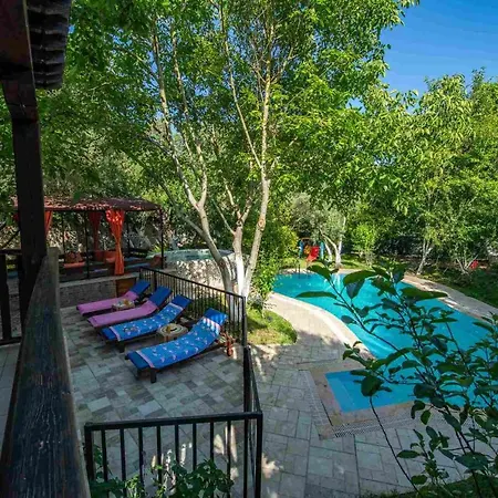 5 Star With 2 Bedrooms, 1028 *